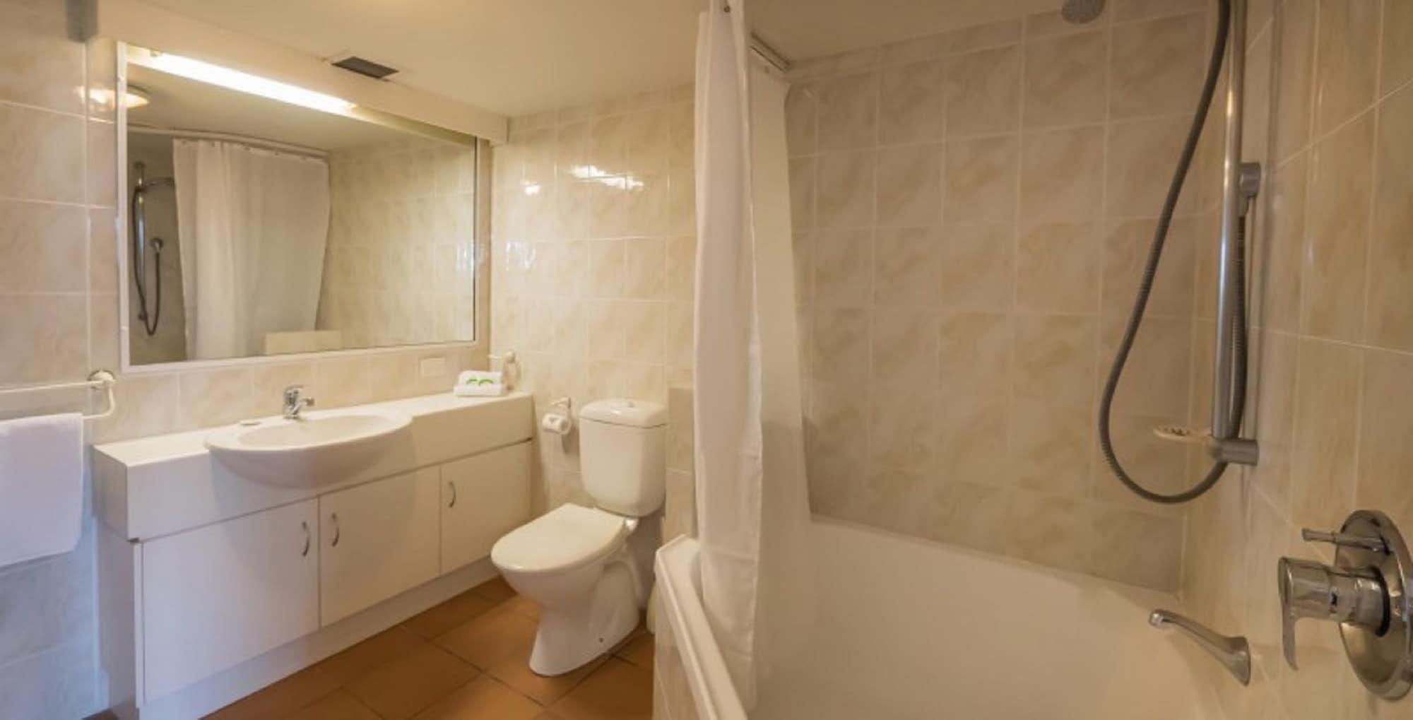 Tropic Towers Apartments Cairns Bagian luar foto