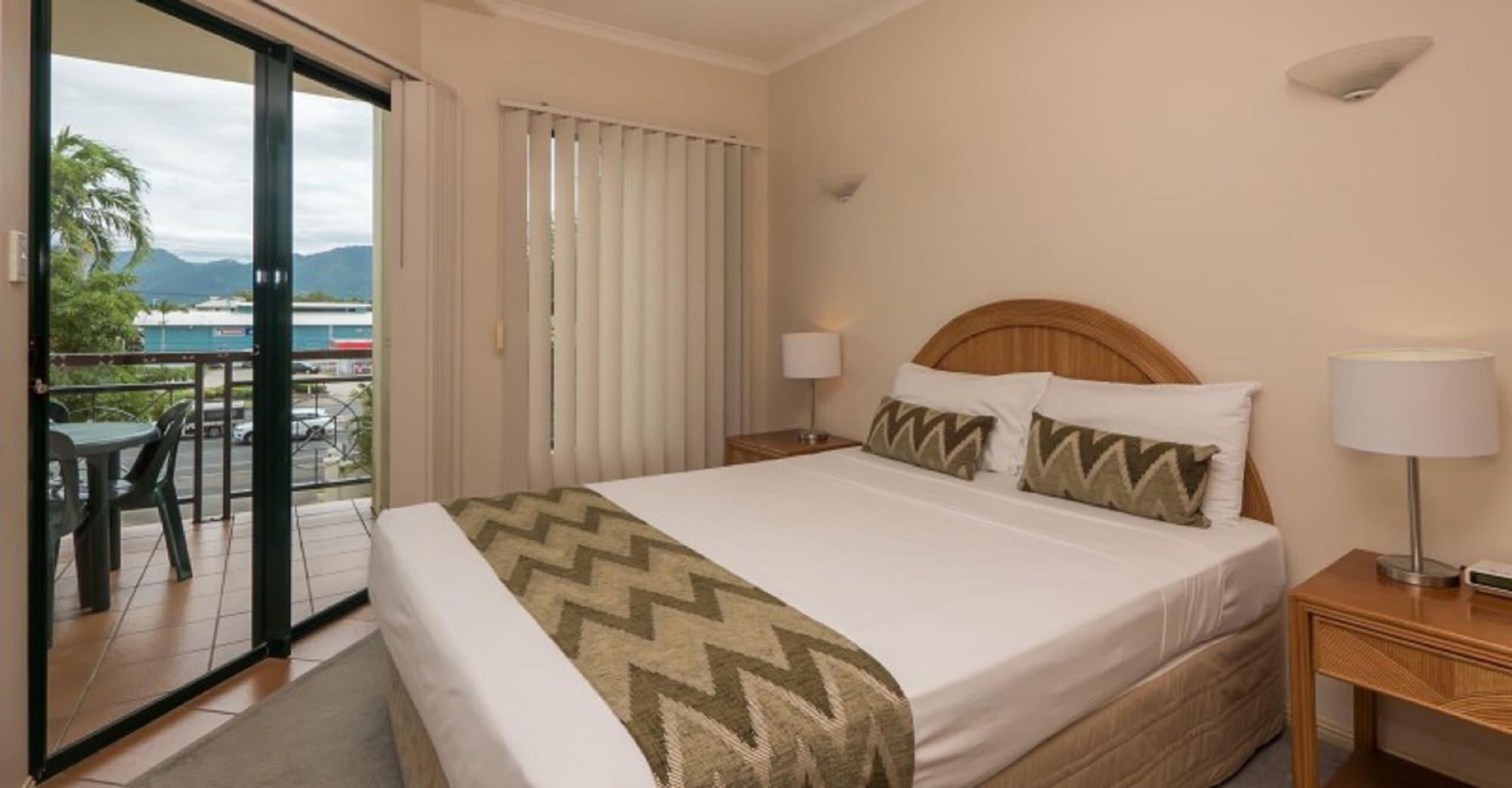 Tropic Towers Apartments Cairns Bagian luar foto
